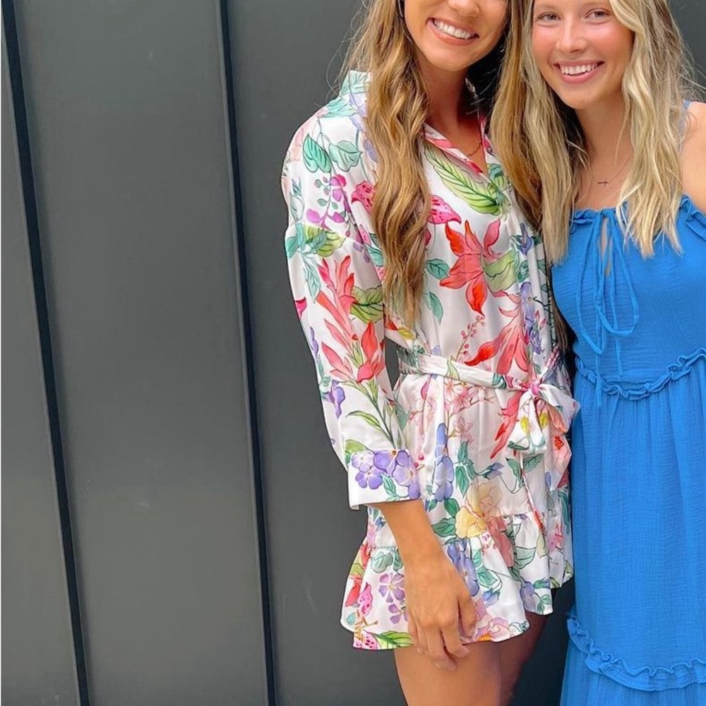 Mini Floral Print Zara Dress Button Up w/Tie! Perfect for girls brunch or dinner